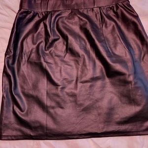 Faux leather mini skirt